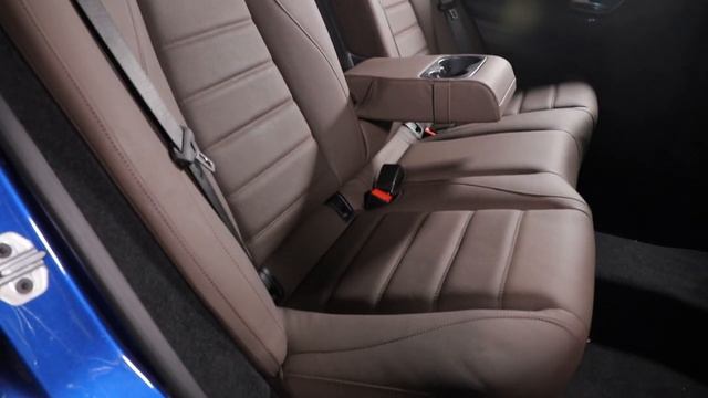 Mercedes GLE - перетяжка дверных подлокотников в фактурную кожу