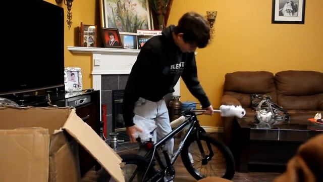 WeThePeople Zodiac 2012 Unboxing смотреть онлайн