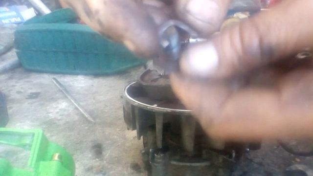 Ломануло корпус на триммере GRUNНЕLM ч.2 Как снять колодки и маховик 23.09.19(50) смотреть онлайн