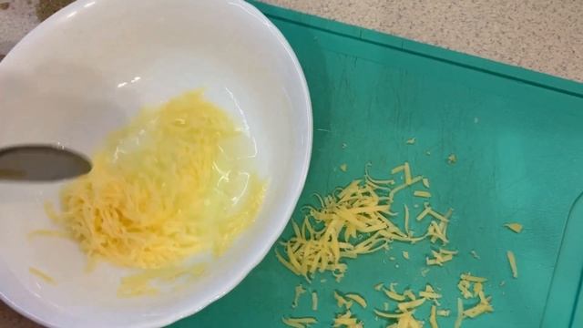 Горячие бутерброды на сковороде. Яичница в хлебе - вкусный завтрак. смотреть онлайн