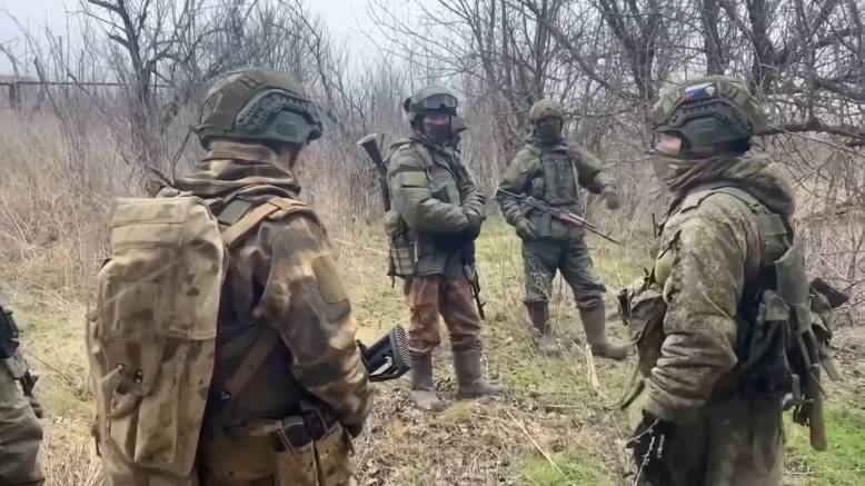 Дай ему сил что бы он победил ...Война на украине смотреть онлайн