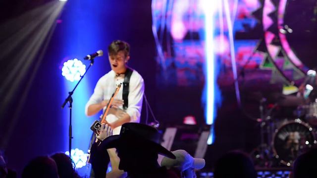 Live Moment Guitar Solo смотреть онлайн