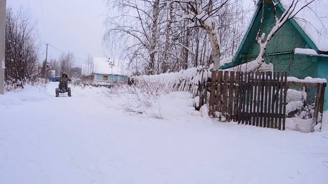 Самодельный снегоход, квадролыж и езда на нём.