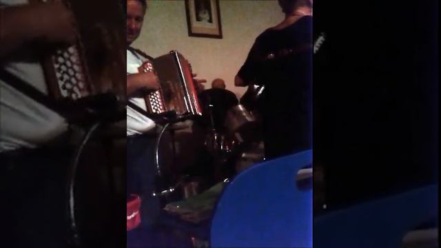 Blue Waves and Polka Playmates at Elgin International Club (Glass Harmonica) смотреть онлайн