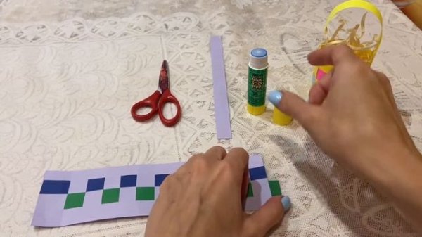 DIY: How to Make an Easter Paper Basket  *** Easter Egg Stand *** Easter Basket Tutorial