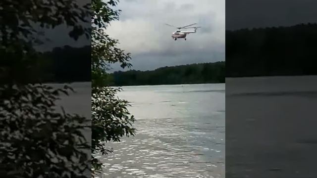 Забор воды вертолётом смотреть онлайн
