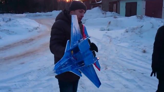 СУ-37 из потолочки. Наконец то полетели! смотреть онлайн