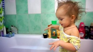 Мийчонок запачкала ВСЮ КУХНЮ! Экстренные купания. Мия как Бэби Бон!