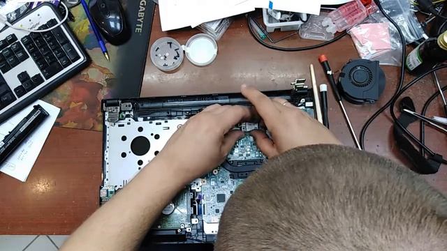 Лайфхак с тачпадом, краткий обзор внутри и сборка Dell Inspiron 15 3567.
