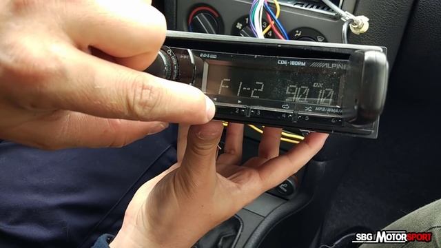 ?️ CÓMO INSTALAR UNA RADIO EN NUESTRO COCHE || SBG MOTORSPORT смотреть онлайн