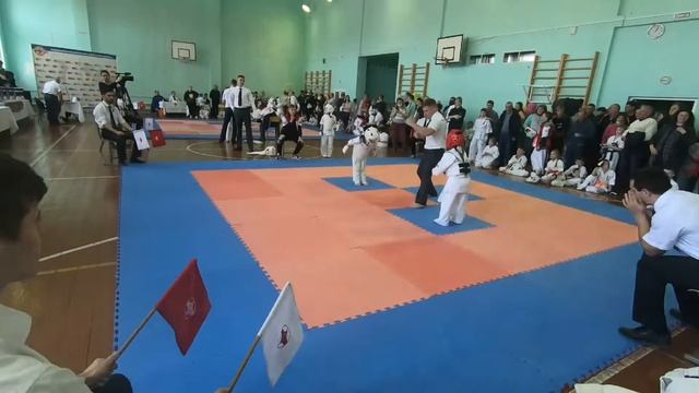 Первенство г. Саки по киокусинкай каратэ девочки 6-7 лет, до 25 кг. смотреть онлайн