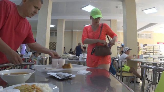 Нас хотели отравить в СТОЛОВОЙ 🤢 ЛАЗАРЕВСКОЕ смотреть онлайн