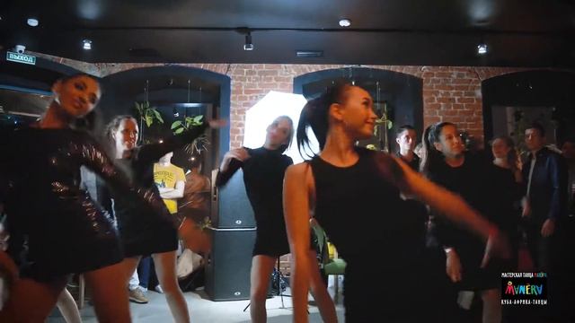 Бачата lady style с Натальей Чеботарь, группа У2. Вечеринка мастерской танца МАНЭРА, Казань смотреть онлайн