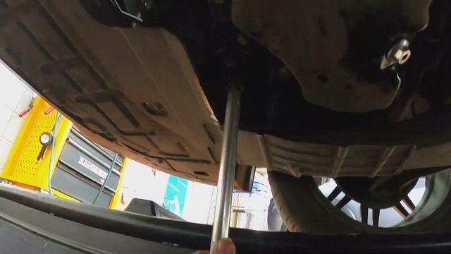 Chevrolet Spark 1.4L oil change смотреть онлайн