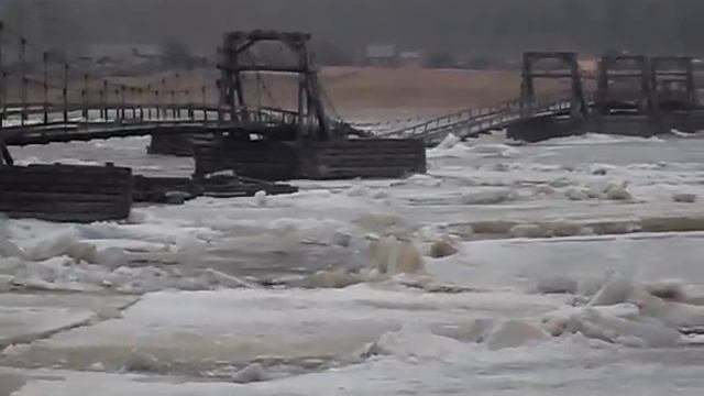 Тулунский район Октябрьск 2 весенний паводок.avi смотреть онлайн