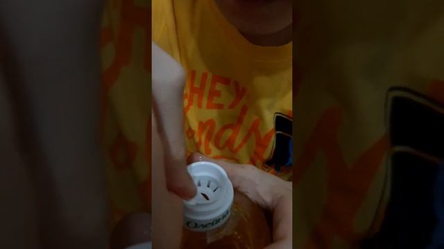 ЛАЙФХАК. КАК НАЛИВАТЬ ЛЮБОЕ ПОДСОЛНЕЧНОЕ МАСЛО ТОНКОЙ СТРУЙКОЙ. смотреть онлайн