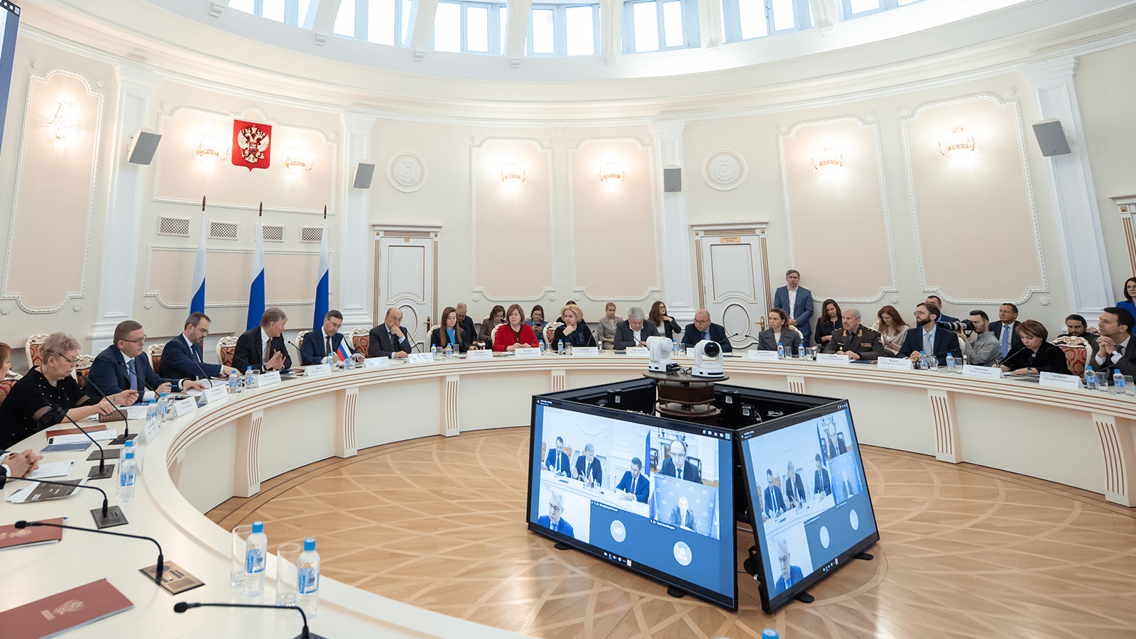 Оргкомитет IX Всероссийской премии «За верность науке» утвердил список номинаций 2023 года смотреть онлайн