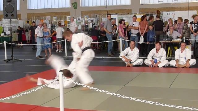 Karate Tai Jitsu Leers : forum des assos 2012 - 11 смотреть онлайн