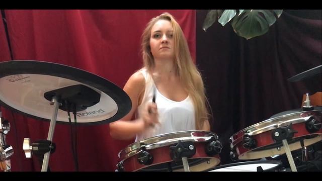Borbála Kuchár - CALYPSO ECLIPSED смотреть онлайн