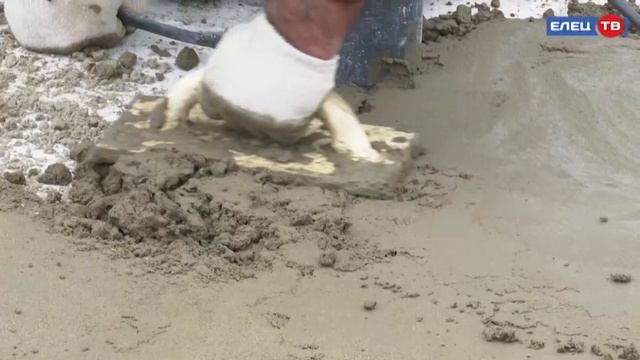 Погода ставит условия: в скверах Бунина и Соломенцева продолжают ремонтные работы смотреть онлайн