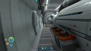 Subnautica - #17 Циклоп жрет энергию в три горла