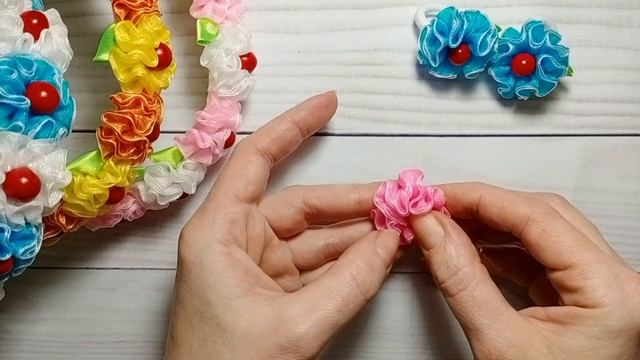 Маленькие цветочки из органзы ? Мастер-класс смотреть онлайн