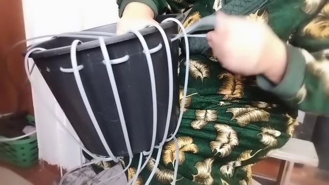 Плетём кашпо. Как же это увлекательно. Готовку никто не отменял. Что у нас на ужин? смотреть онлайн