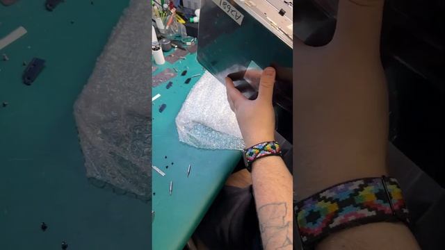 MacBook Air m2 полежал котик! смотреть онлайн