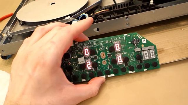 Bosch er22 РЕШЕНИЕ! Устранение глюка сенсора. Part 2. (варочная панель Бош, ошибка 22). смотреть онлайн