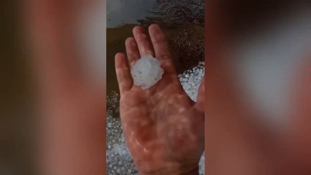 Stones from the sky and a giant hailstorm hit Spain, a storm in Mallorca смотреть онлайн