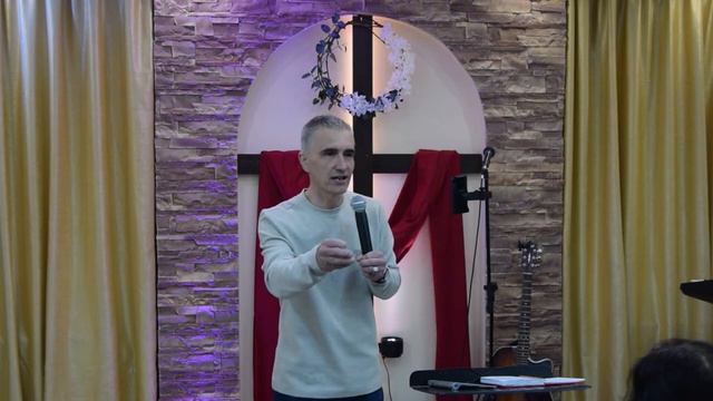 Развивай свои сильные стороны а не слабые/ Илья Ловцевич смотреть онлайн