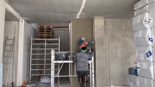 1-2 апреля 2023/Клеим маяки/Штукатурим стены входной двери и гардеробную/Новый короб для подвала смотреть онлайн