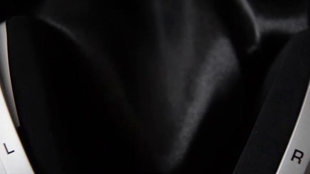 Unboxing the Amazing Sennheiser HD 800 смотреть онлайн