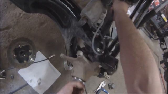 Maverick X3 wheel bearing greaser смотреть онлайн