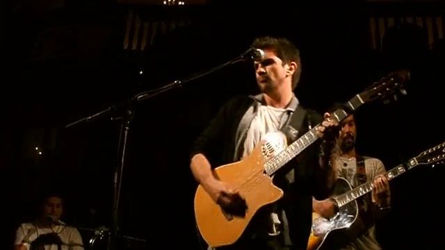 Juanes, La camisa Negra смотреть онлайн
