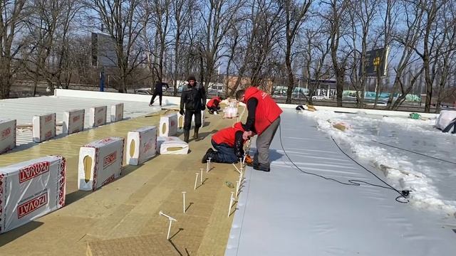 монтаж ПВХ мембраны Тетто rooftop 1.5mm - зимой смотреть онлайн