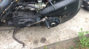 DIO тупит, переливает плохо едет течет бензин из карбюратора - причина в бензонасосе проверяем.