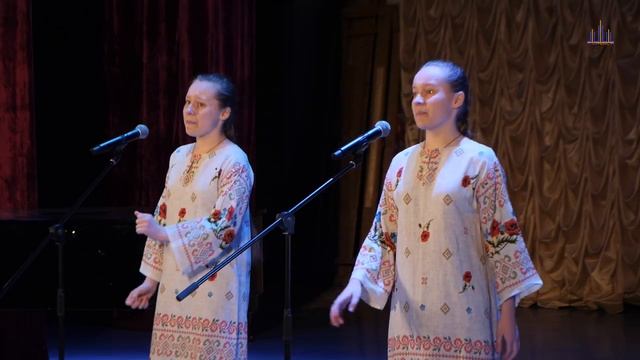 Шуликина Анастасия, Шуликина Екатерина -Народная песня Белгородской области "Пойдём, кума, на улицу смотреть онлайн