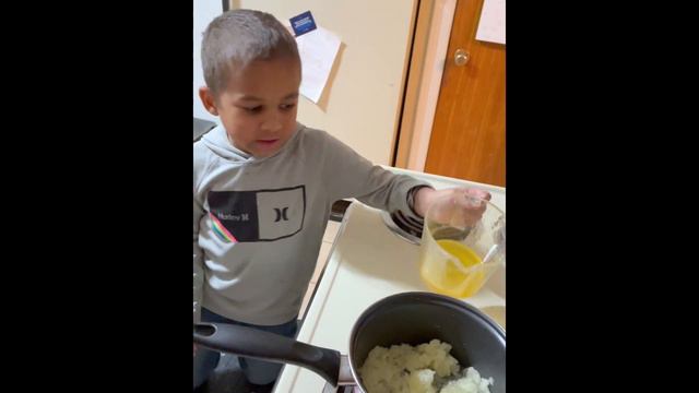 Making Honey Suckers with Griffin - Ben's Bees смотреть онлайн