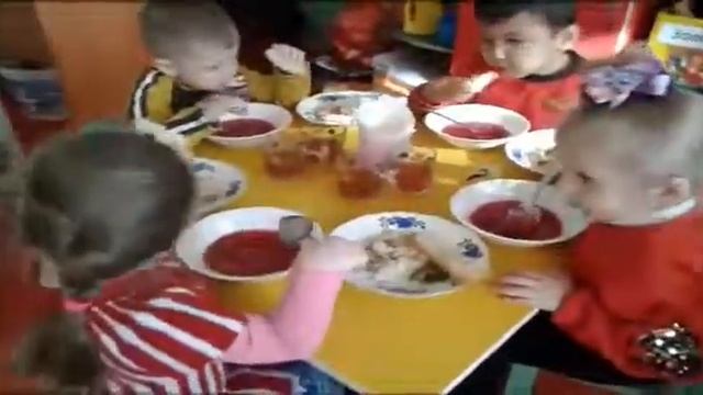 Как кормят моих детей,в детском саду "Ертостик" смотреть онлайн