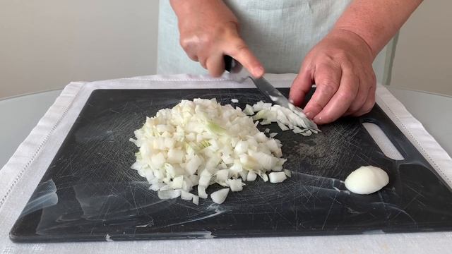 Тефтели с рисом и подливкой. Самые нежные и сочные тефтели. смотреть онлайн