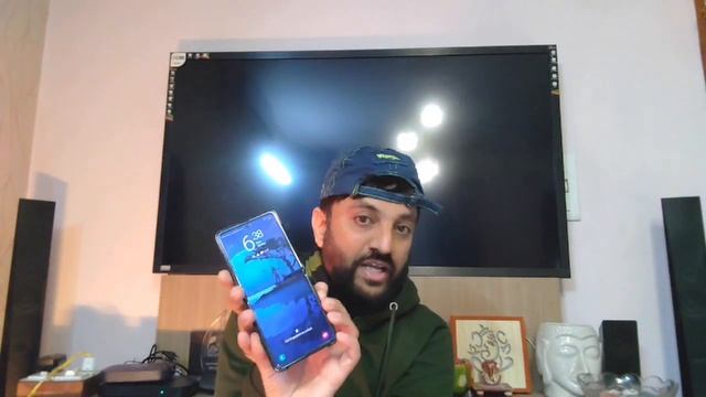 Samsung Galaxy Z Flip 2021 First Look - The Folding Phone From Future смотреть онлайн