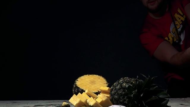 Как разбить кокос рукой? смотреть онлайн