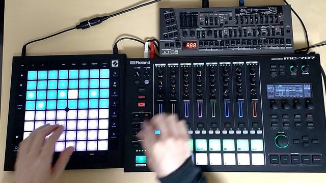 JD-08 Launchpad Pro Mk3 Mc-707 20230121
