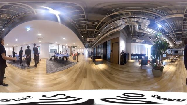 emCAMPUS STUDIO 360°VRツアー смотреть онлайн