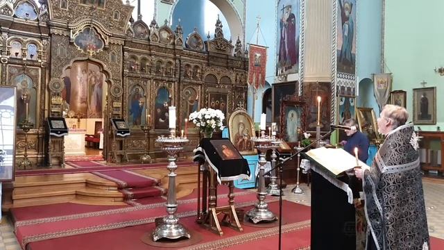 Утренняя служба Великого Пятка Страстной седмицы 17.04.2020 смотреть онлайн