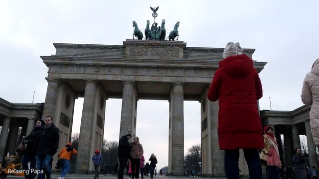 Brandenburg gate Berlin Germany смотреть онлайн