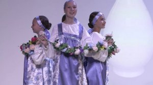 «Танец с венками» хореографический коллектив «Фиеста» рук. К. Желонкина