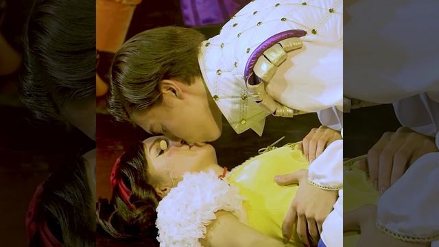 Как Белоснежка с Принцем отмечают День поцелуев? смотреть онлайн