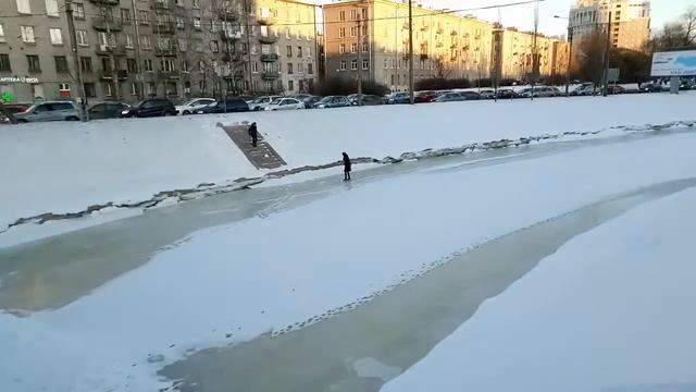 Ничего удивительного рядом: спасение человека смотреть онлайн